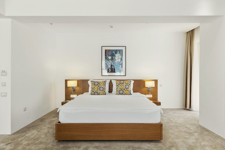 Room 13 of 150