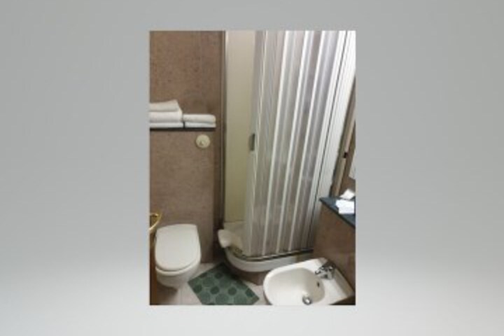 Room 27 of 47