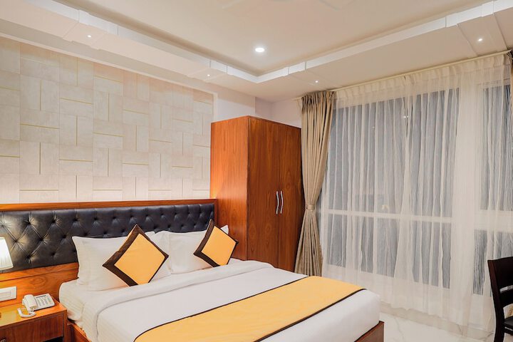 Room 8 of 22