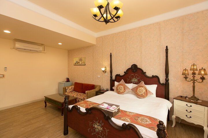 Room 6 of 40