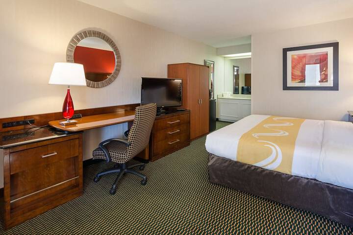 Room 15 of 38