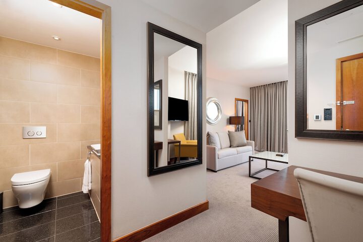 Room 56 of 347