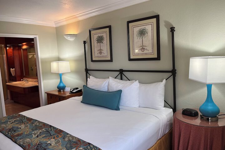 Room 4 of 35