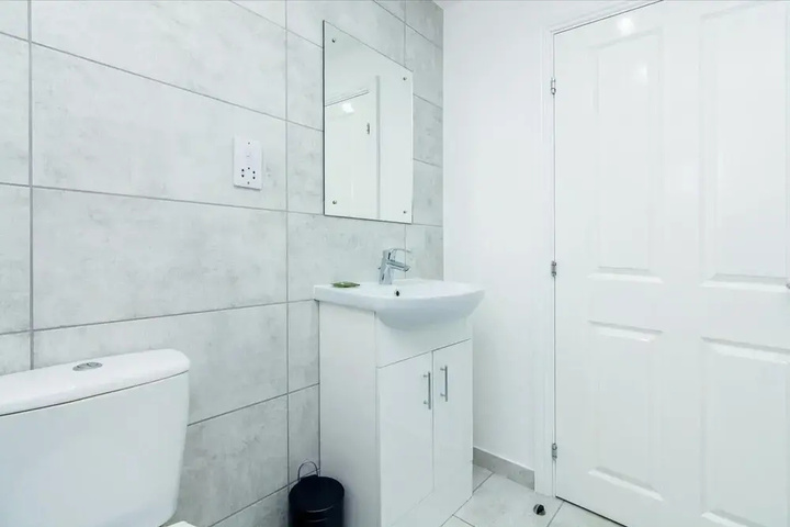 Room 8 of 15