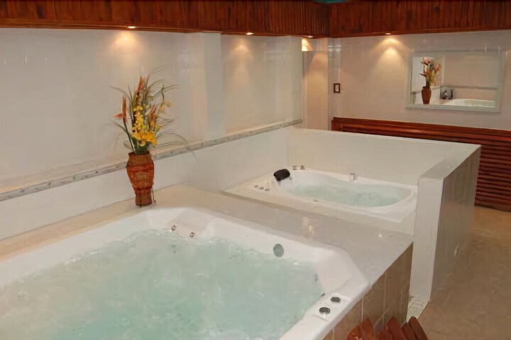 Jetted Tub