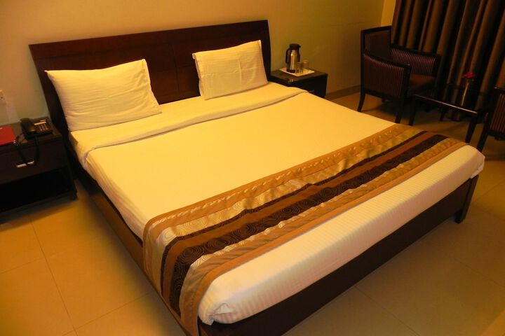 Room 6 of 31