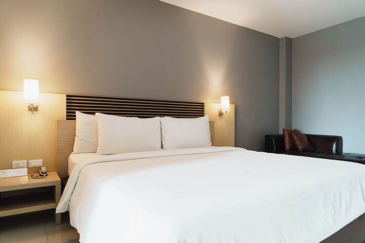 Room 10 of 37