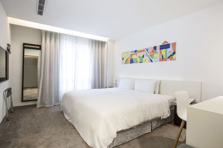 Room 13 of 51