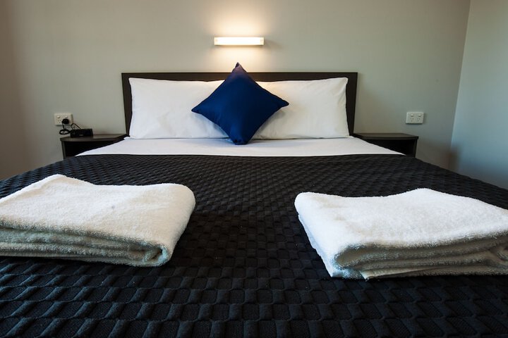 Room 5 of 28
