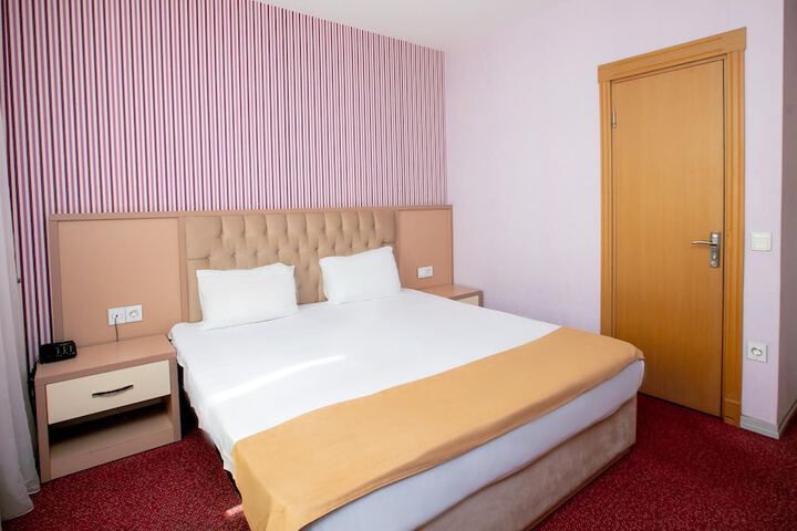 Room 37 of 72