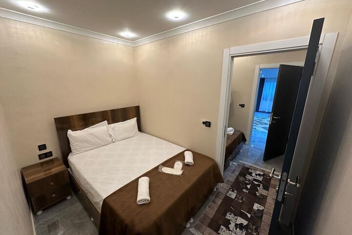 Room 12 of 40