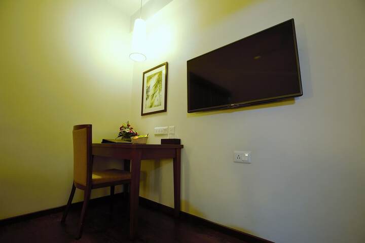Room 14 of 36