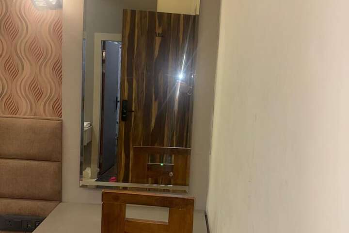 Room 26 of 63