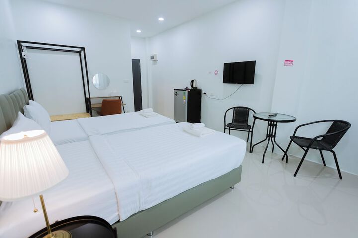 Room 11 of 23