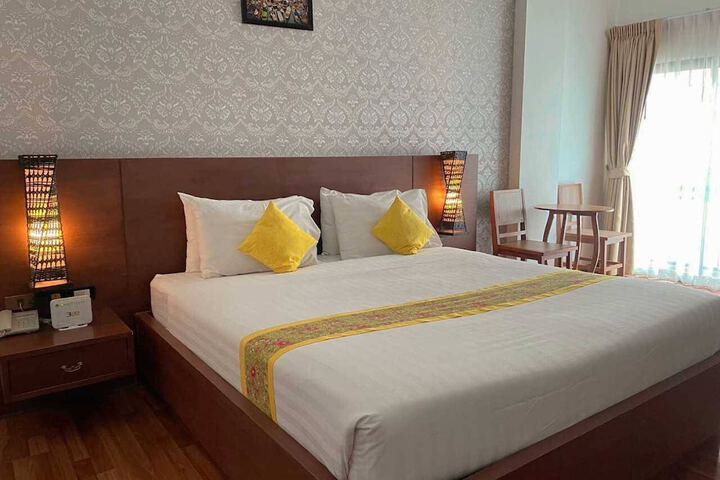 Room 9 of 49