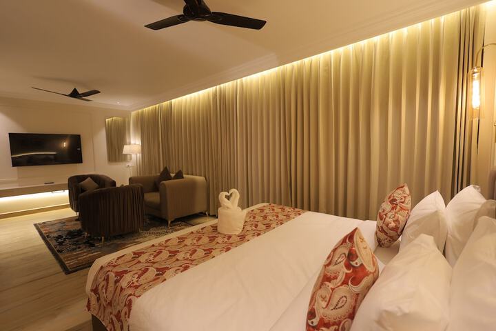 Room 19 of 48