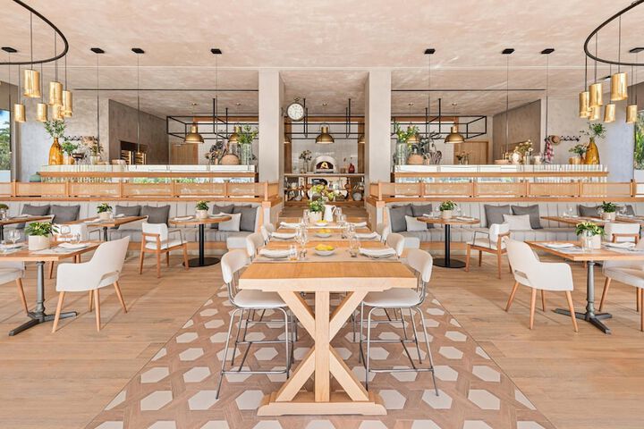 Dining 402 of 578