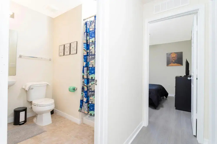 Room 6 of 20