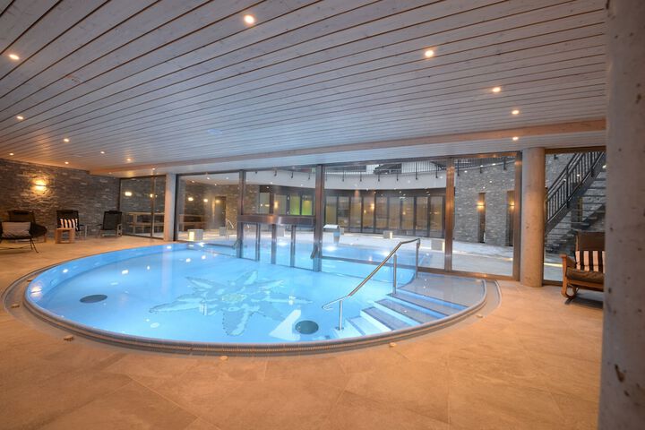 Pool 32 of 65