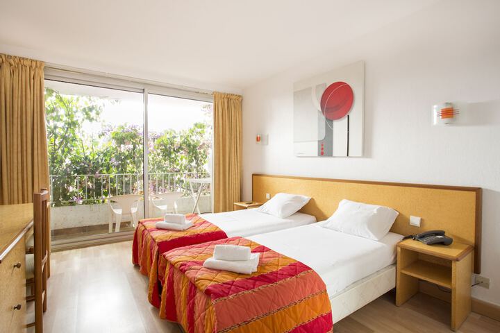 Room 25 of 62