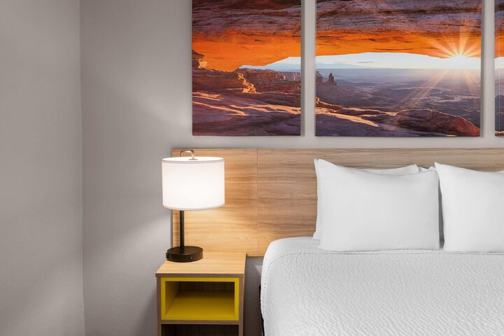 Room 19 of 36