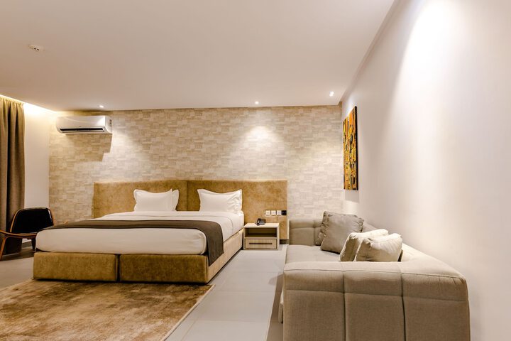 Room 20 of 86