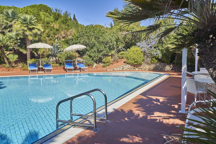 Pool 27 of 70