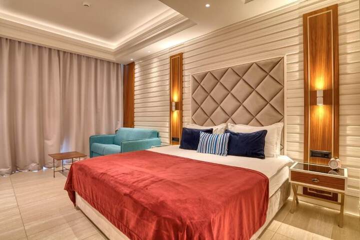 Room 9 of 44