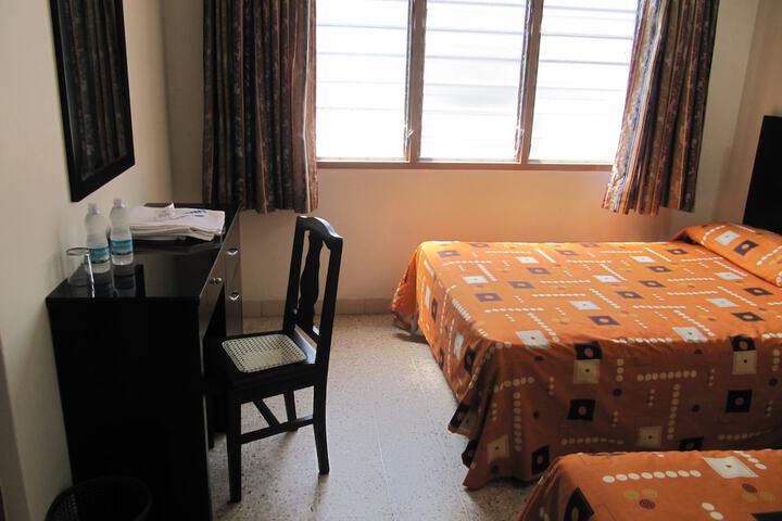 Room 9 of 32