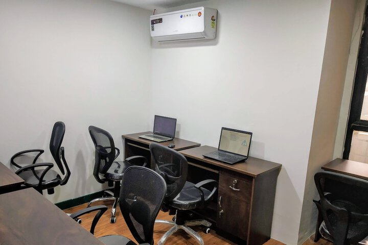 Business Center 6 of 8