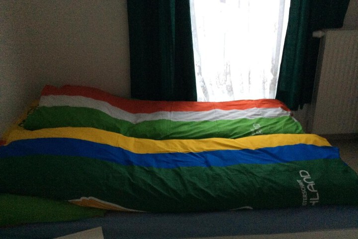 Room 12 of 37