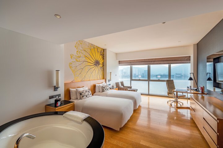 Room 20 of 38