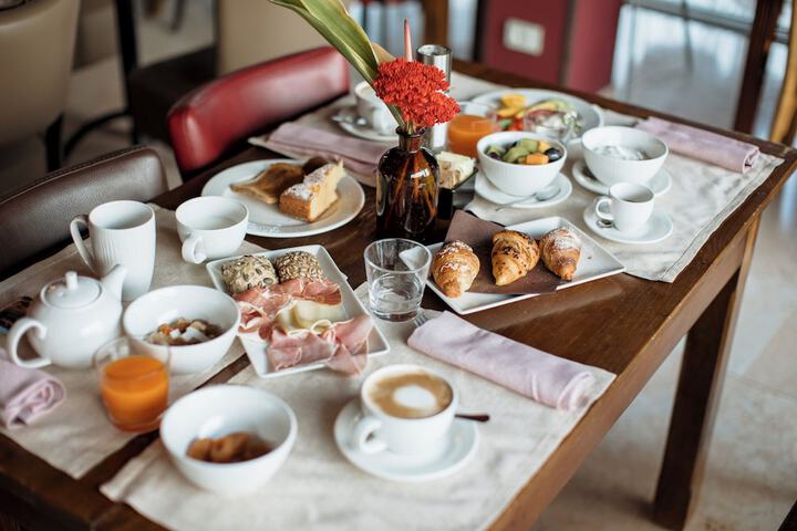 Breakfast/Coffee Service 84 of 97