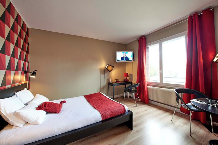Room 30 of 42