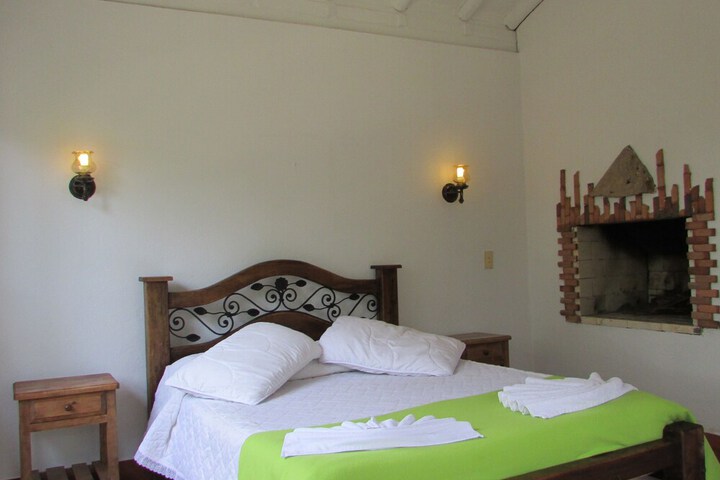 Room 26 of 102