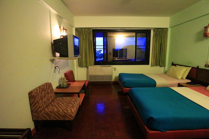 Room 7 of 39