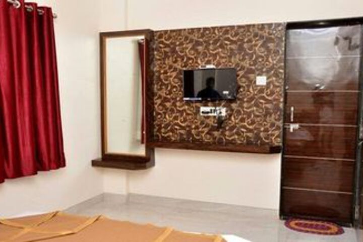 Room 12 of 22