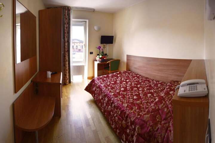 Room 21 of 42