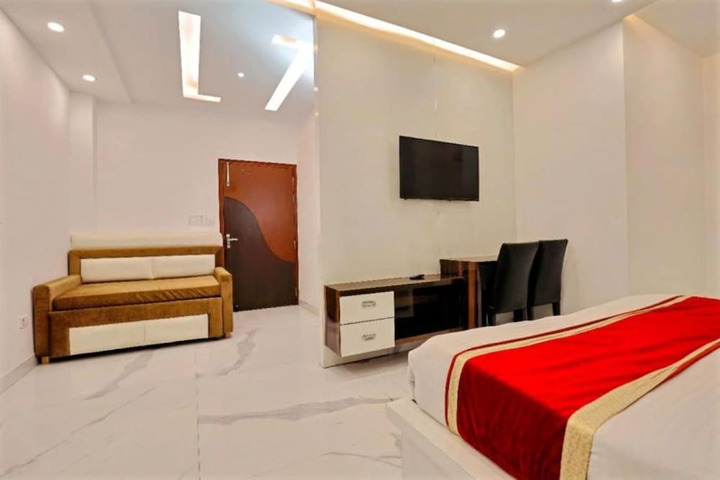 Room 10 of 115
