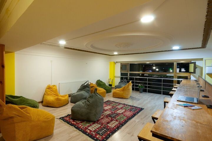 Room 25 of 41