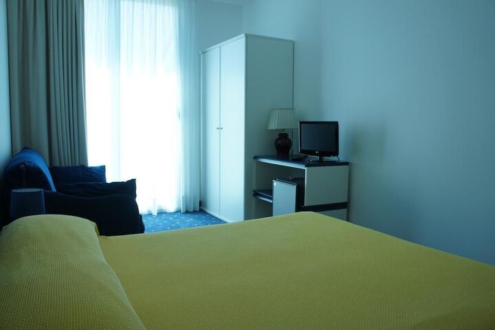 Room 5 of 41