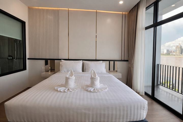 Room 14 of 36
