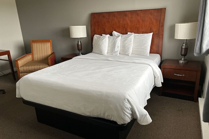 Room 6 of 20