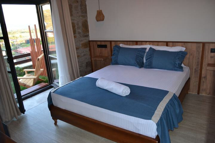 Room 4 of 20