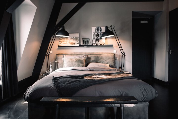 Room 25 of 83