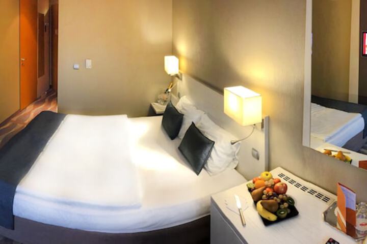 Room 18 of 69