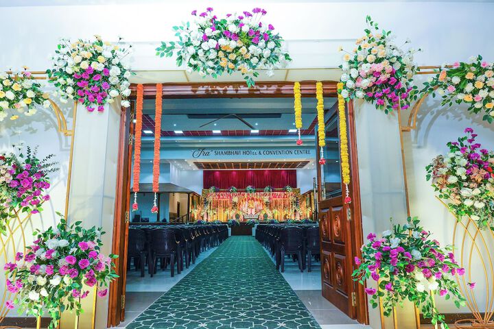 Ballroom/Hall 84 of 94