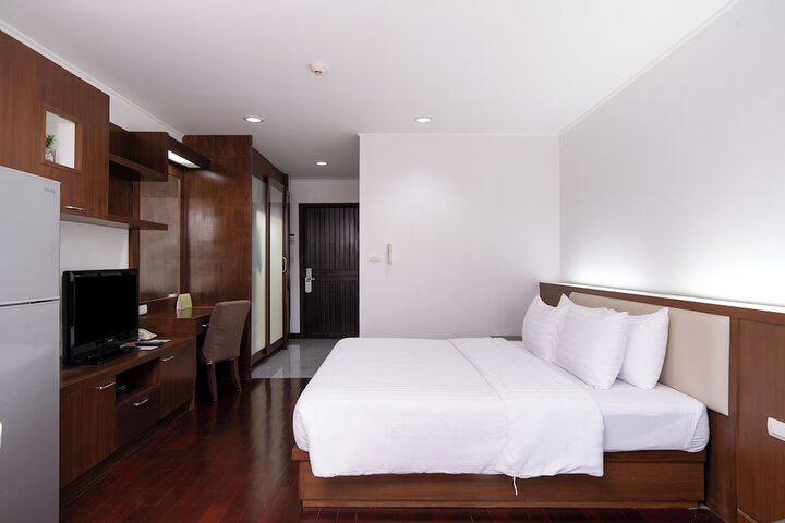 Room 14 of 110