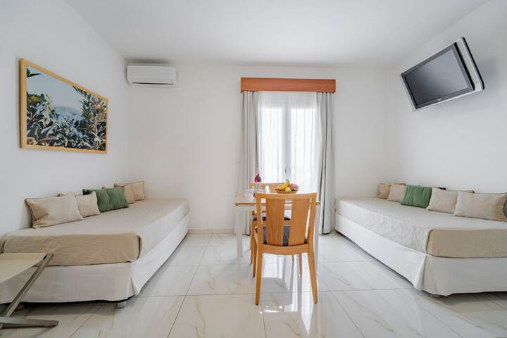 Room 42 of 102