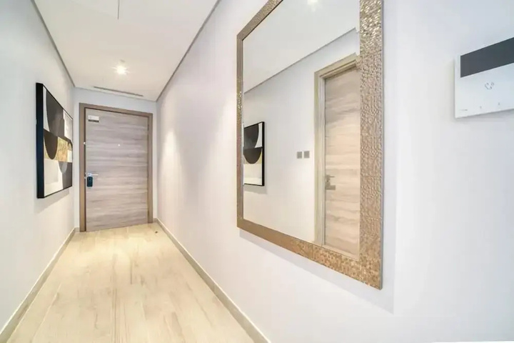 Room 10 of 20